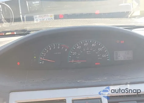 2010 Toyota Yaris z USA, uszkodzony, nr VIN JTDBT4K39A4074722